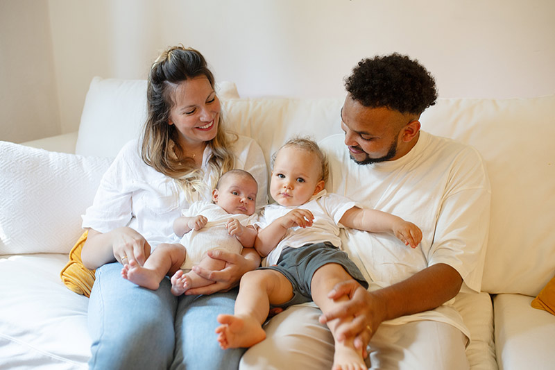 Familie mit zwei Kindern